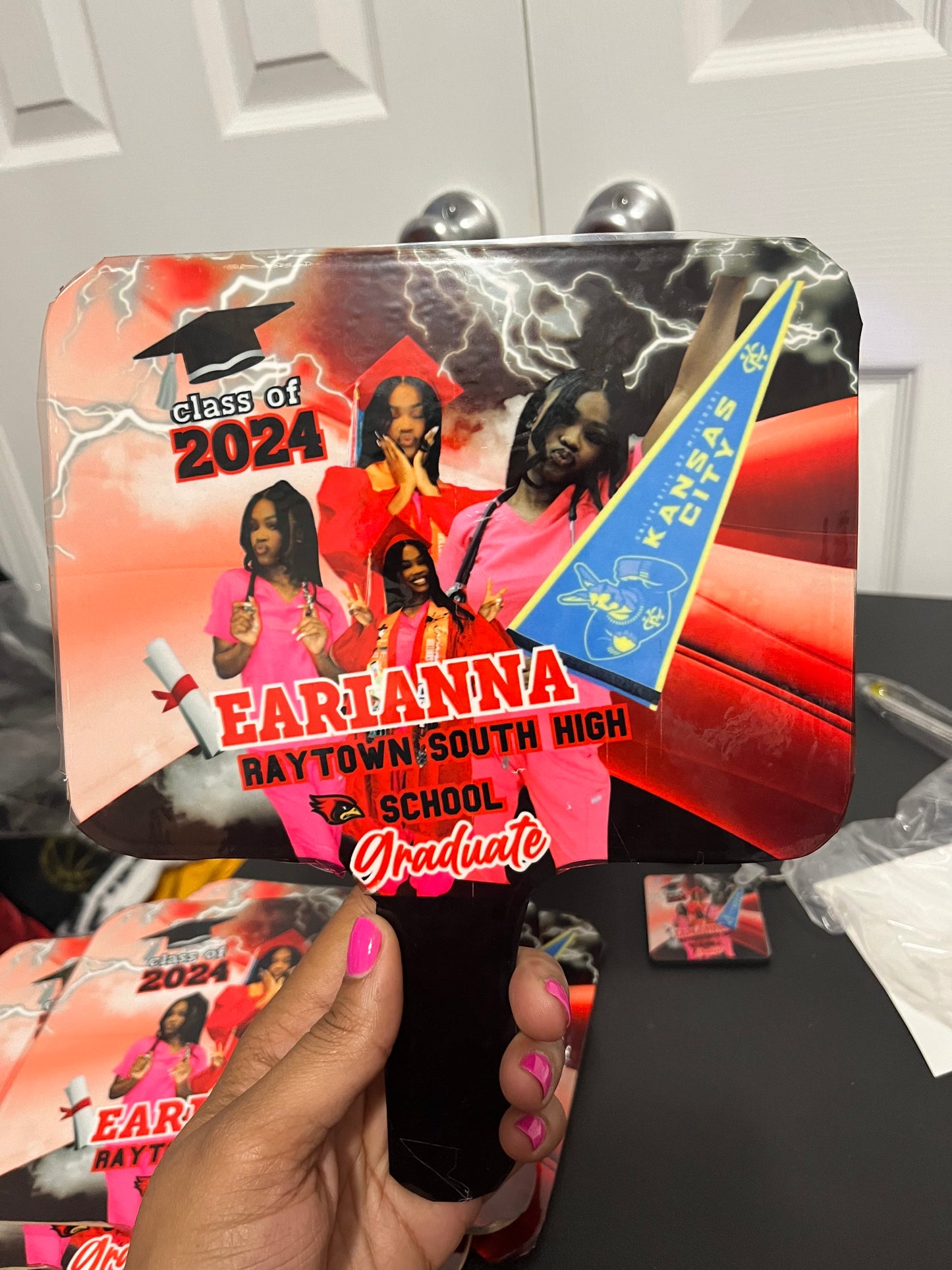 Graduation fan sign