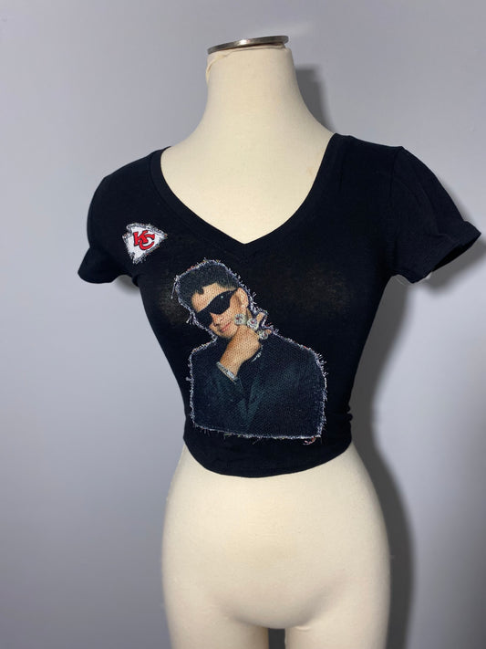 Black Mahomes Women’s Cropped Chiefs Tee